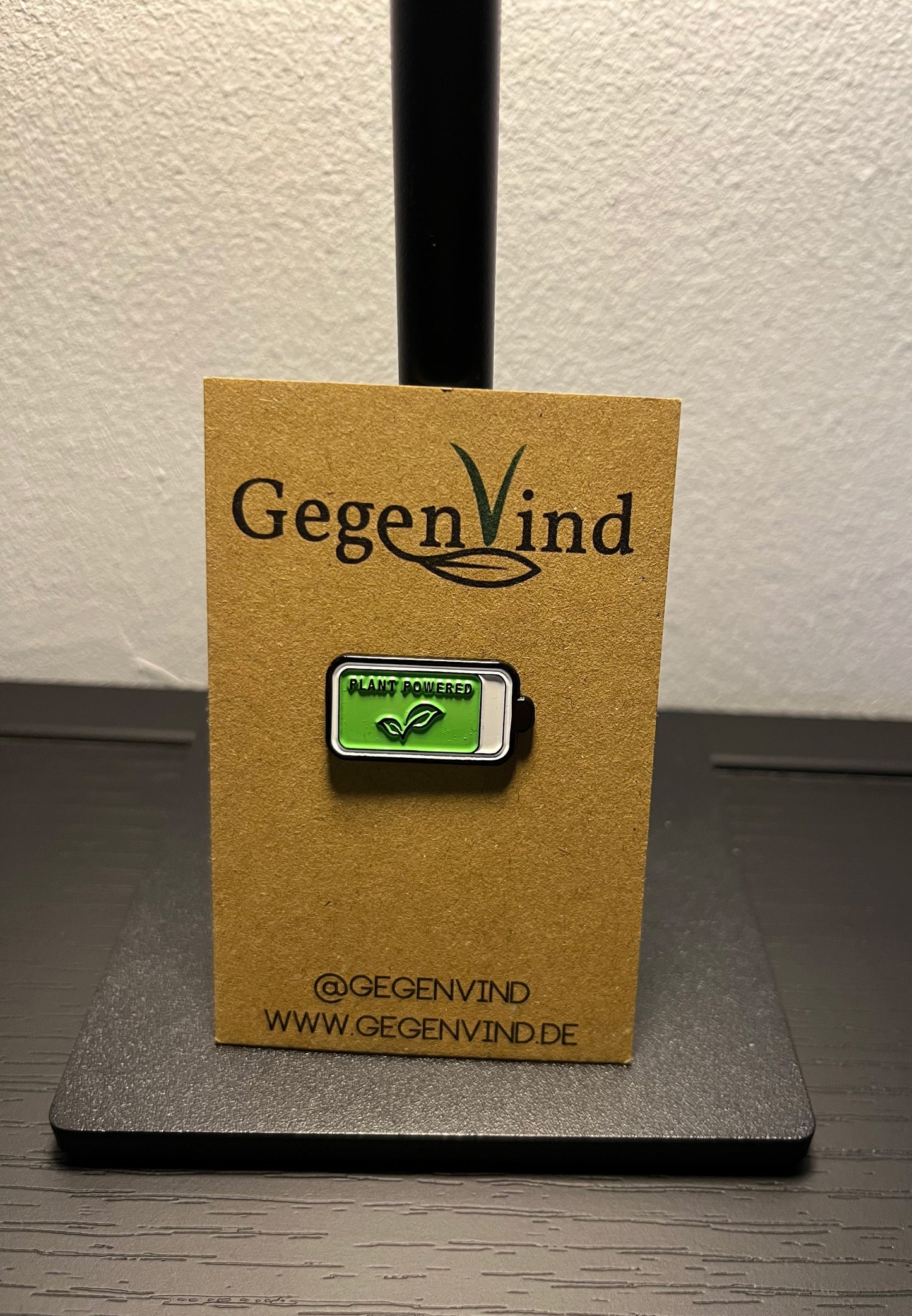 Metal-Pin Plant Powered mit Karte von GegenVind